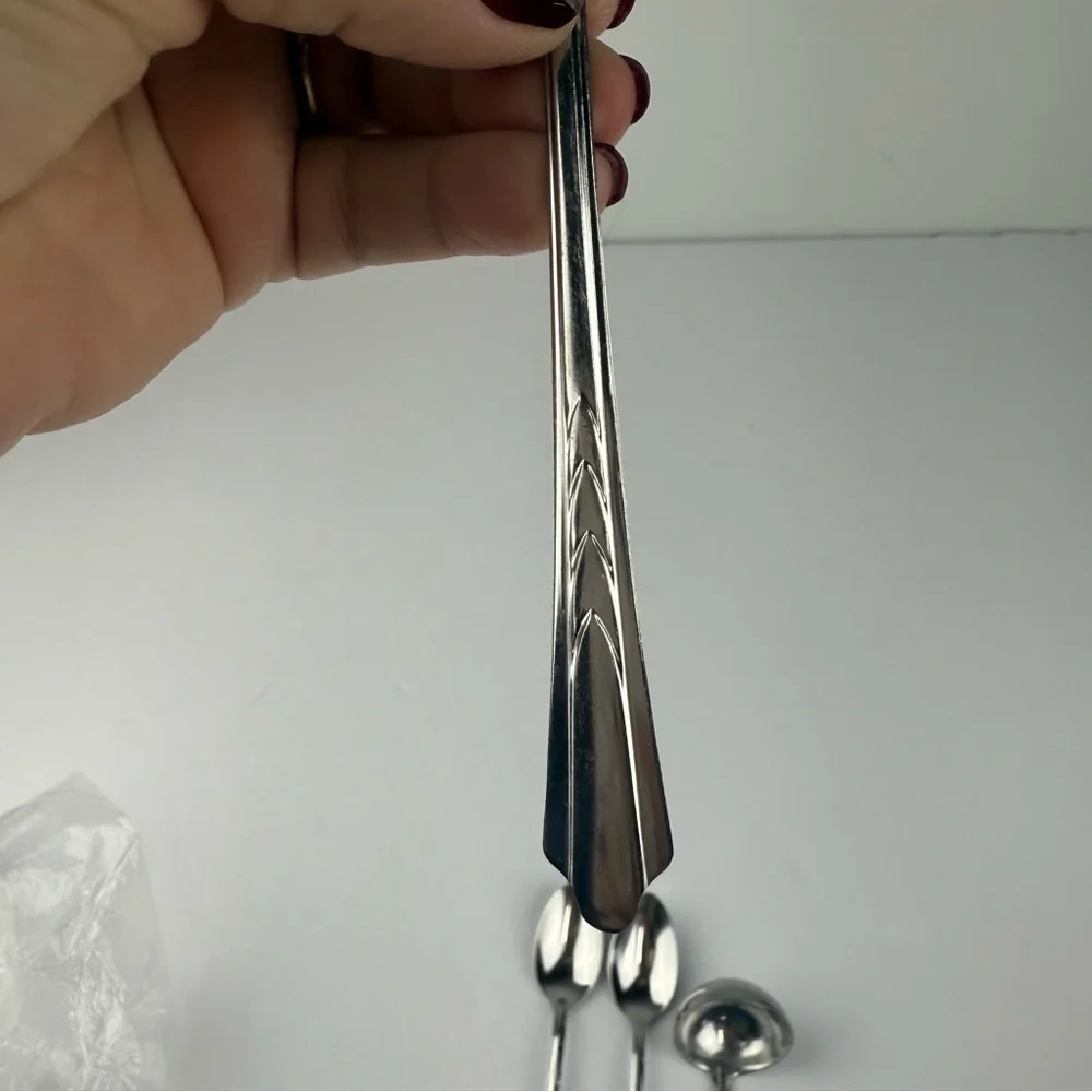 Ekco EK57 Lot of 4 Replacement Pieces Flatware 3 Teaspoons and Gravy Ladle